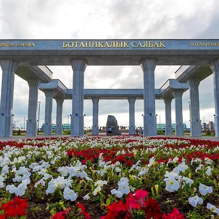 Кабанбай Батыра 58Б/7 Apartamento Astana Exterior foto